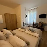 Lucia Pensión 3*