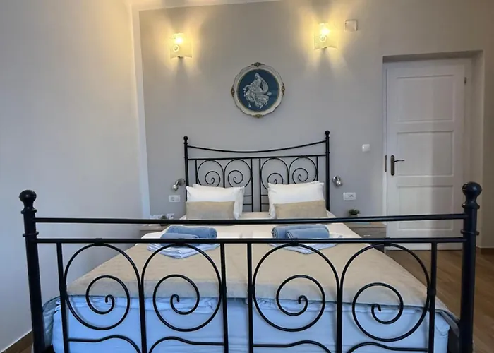 Lucia Guest house 3*