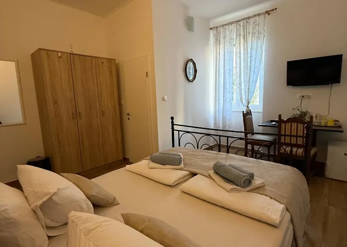 Lucia Guest house 3*